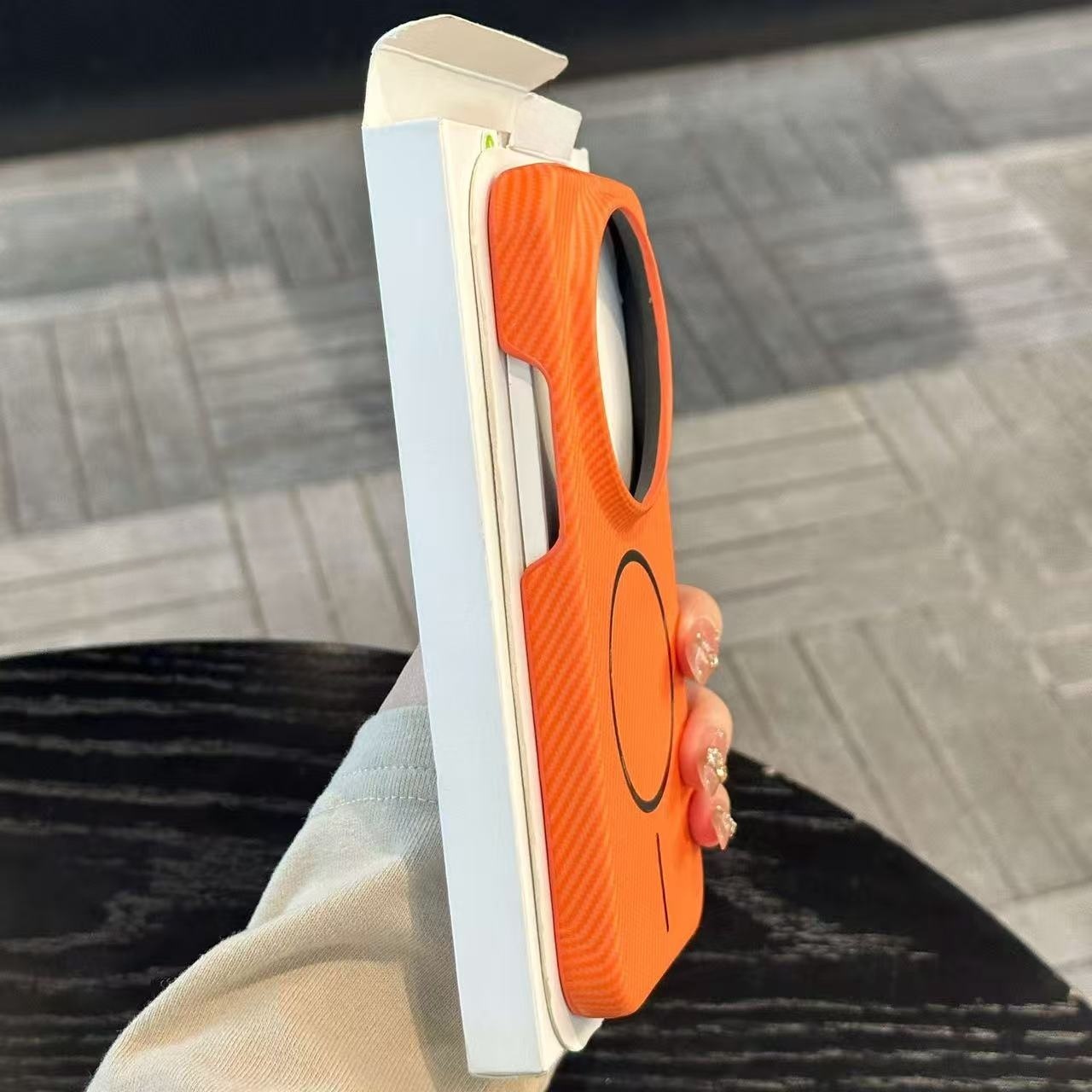 Ultra Thin Carbon Fiber Plasti - مراجعة Photography Xiaomi 17 Ultra وسعره