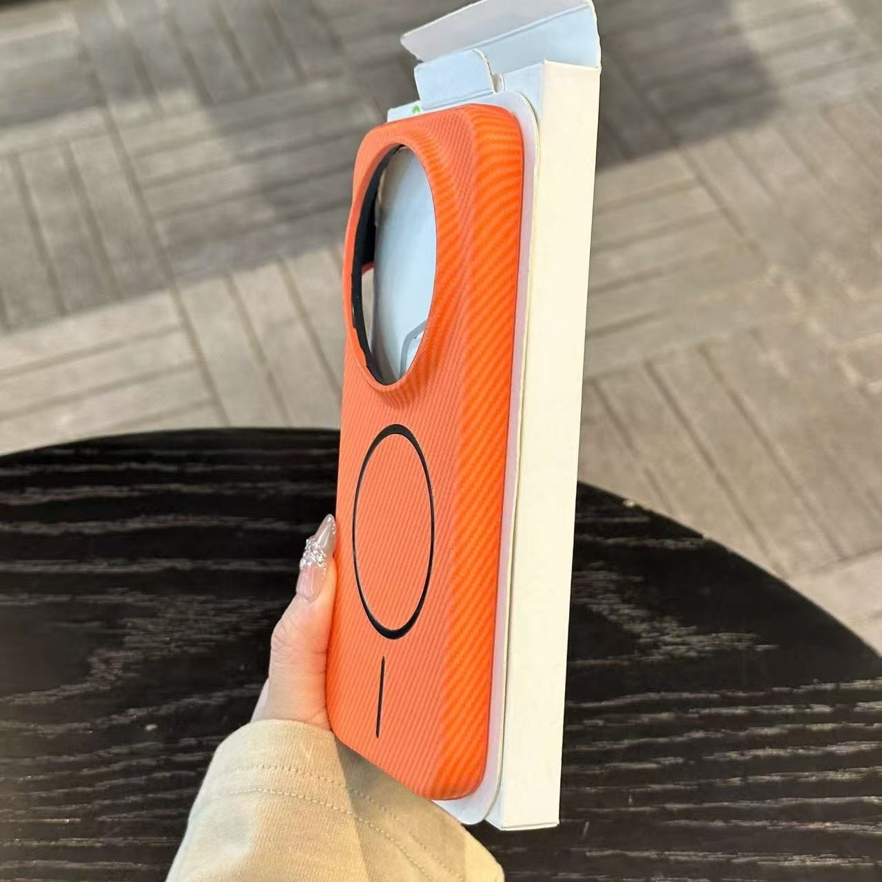Ultra Thin Carbon Fiber Plasti - مراجعة Photography Xiaomi 17 Ultra وسعره