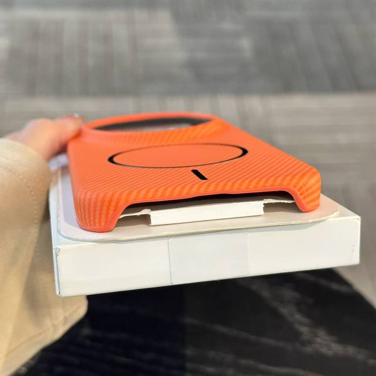 Ultra Thin Carbon Fiber Plasti - مراجعة Photography Xiaomi 17 Ultra وسعره